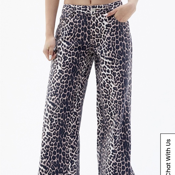 NWT PacSun Casey Low Rise Leopard Jeans - Picture 2 of 8